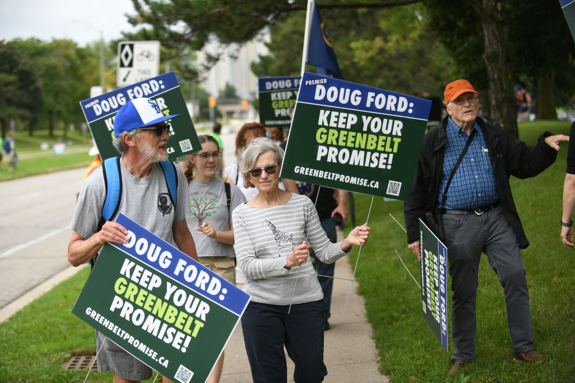 Rally against urban sprawl draws 100 to protest