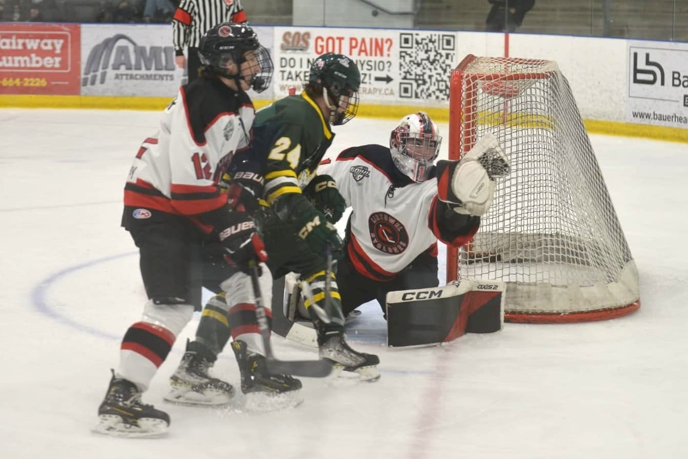 Kings split final pair of games, finish in third to face Cambridge in playoffs