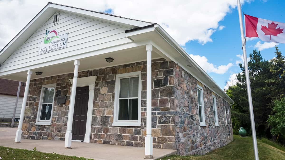 Wellesley approves walking track membership option at new rec. complex