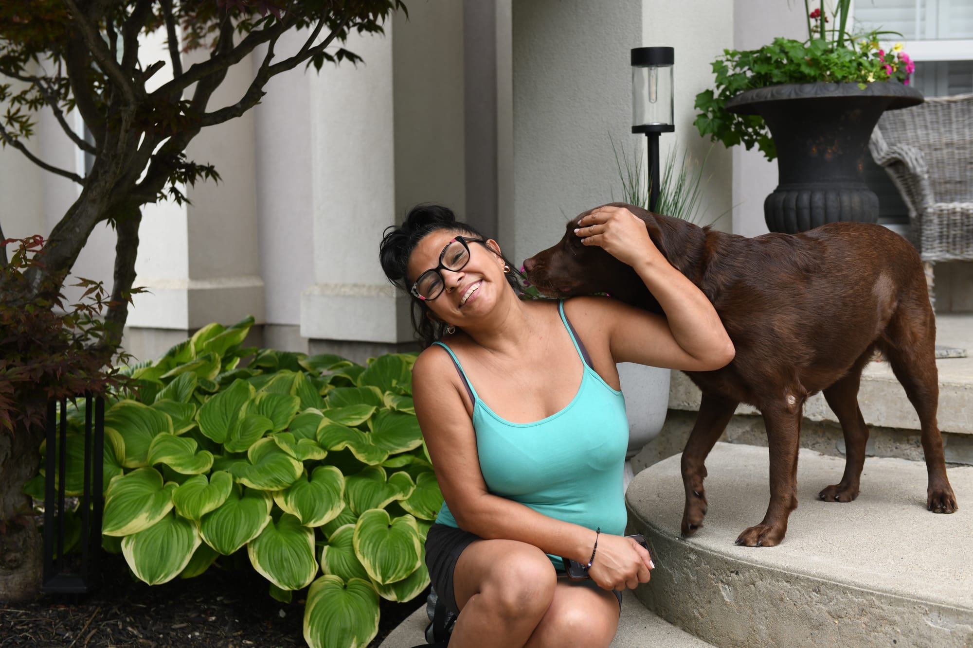 Ducklings in distress prompt woman into action