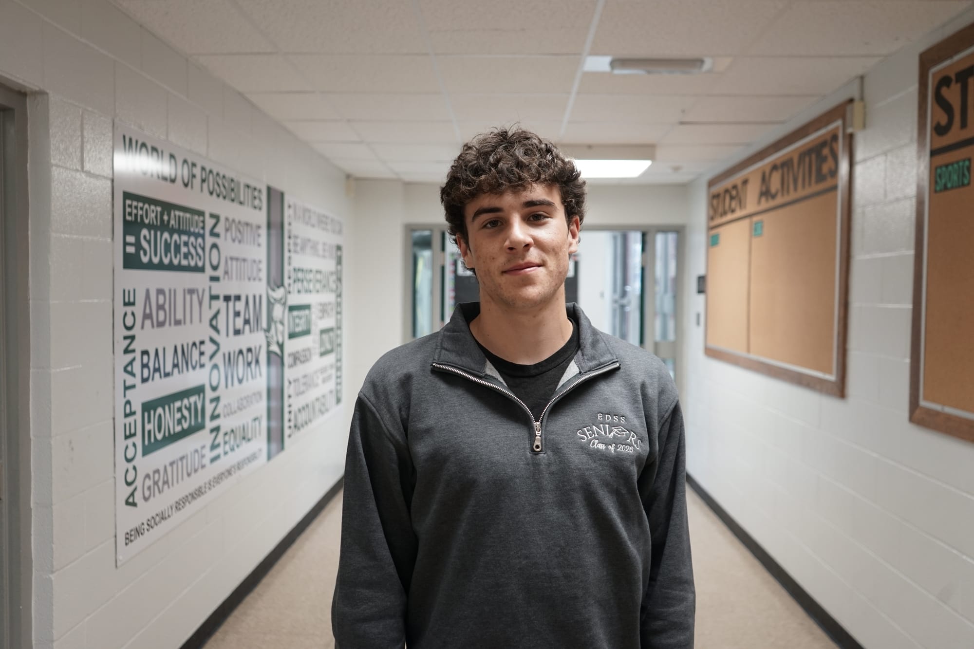 Jonah Schmidt focuses on school’s close community in valedictory address