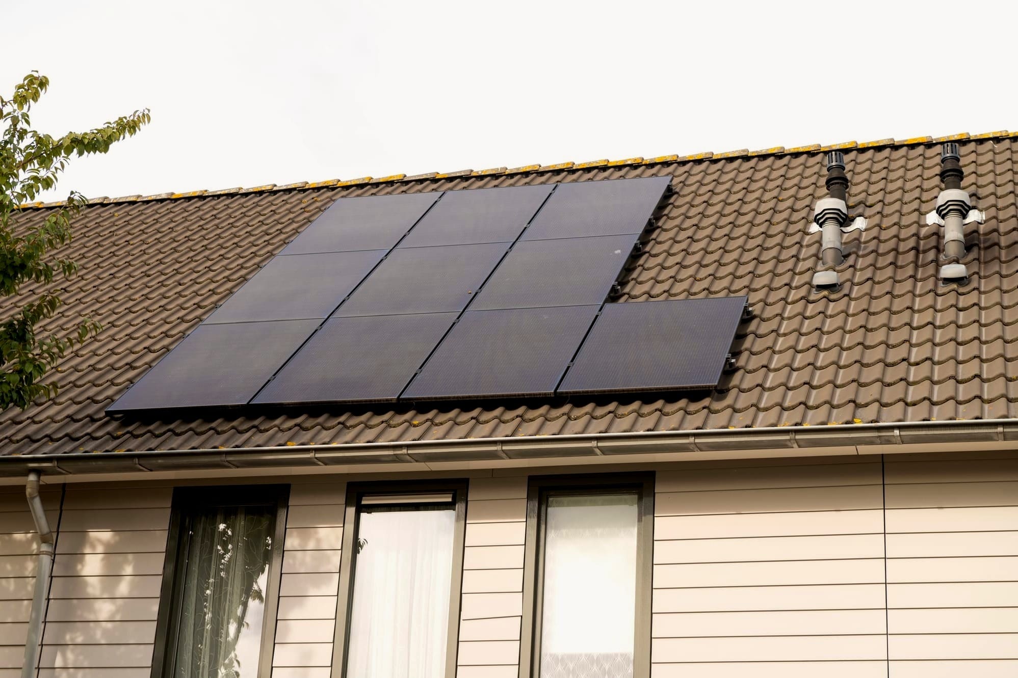 Considering solar? Should you include a battery with the system?