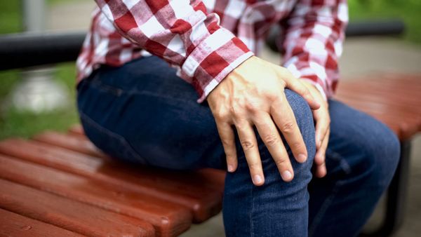What’s going on with my kneecap?