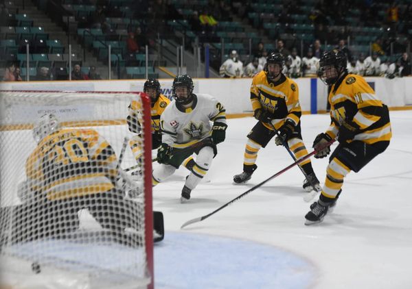 Kings split games, gain ground on Chatham as they go head-to-head