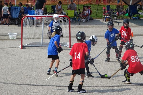Road Hockey Challenge hits the pavement in Crosshill