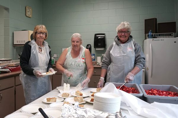 Bloomingdale brings back its strawberry social, to great community response