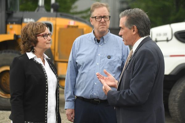 Feds extend tax relief on gasoline