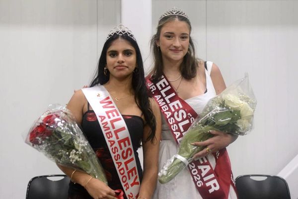 Wellesley Fall Fair crowns two new ambassadors