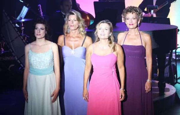 Hollywood Sings … and sings and sings