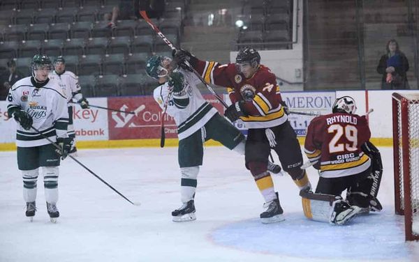 Win over Cambridge snaps Elmira’s losing skid