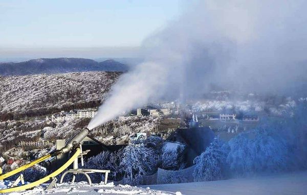 Snow-free ski hills push back winter plans