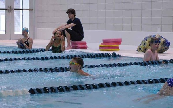 Strong start as Woolwich Wave hits the pool for another season