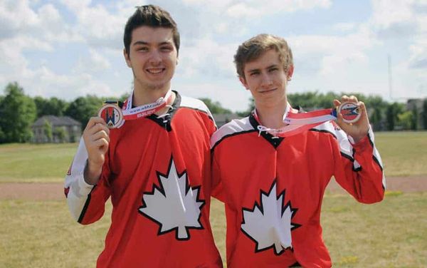 Ball hockey team celebrates a golden moment in Prague