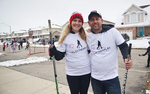 Shutdown of road hockey game prompts Elmira rally