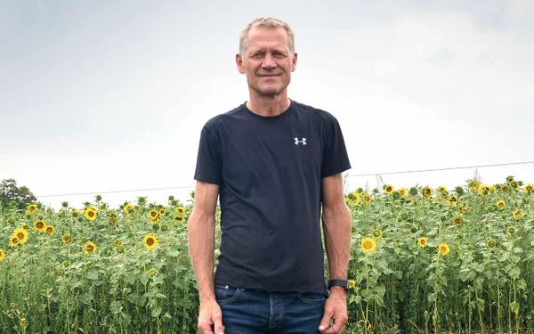 A blooming-good fundraising effort