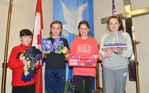 Students kickstart WCS Christmas hamper program