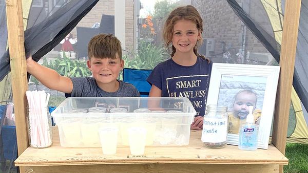 Serving up some refreshing lemon-aid