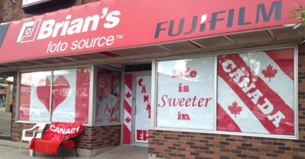 One last picture of a downtown fixture