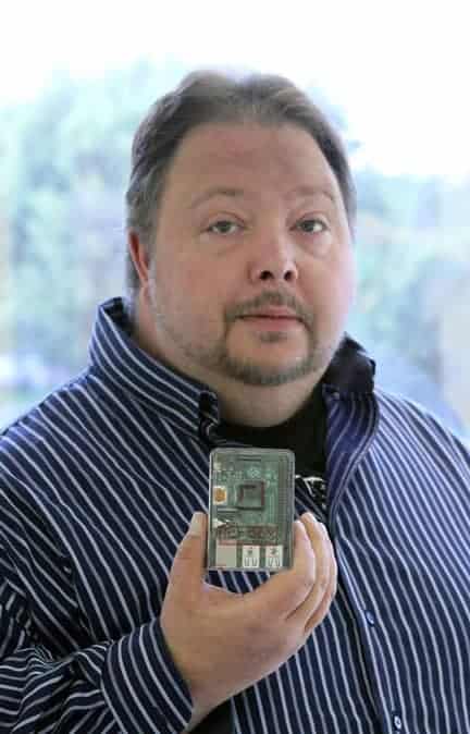 A hardware solution to filter adult content on the Internet