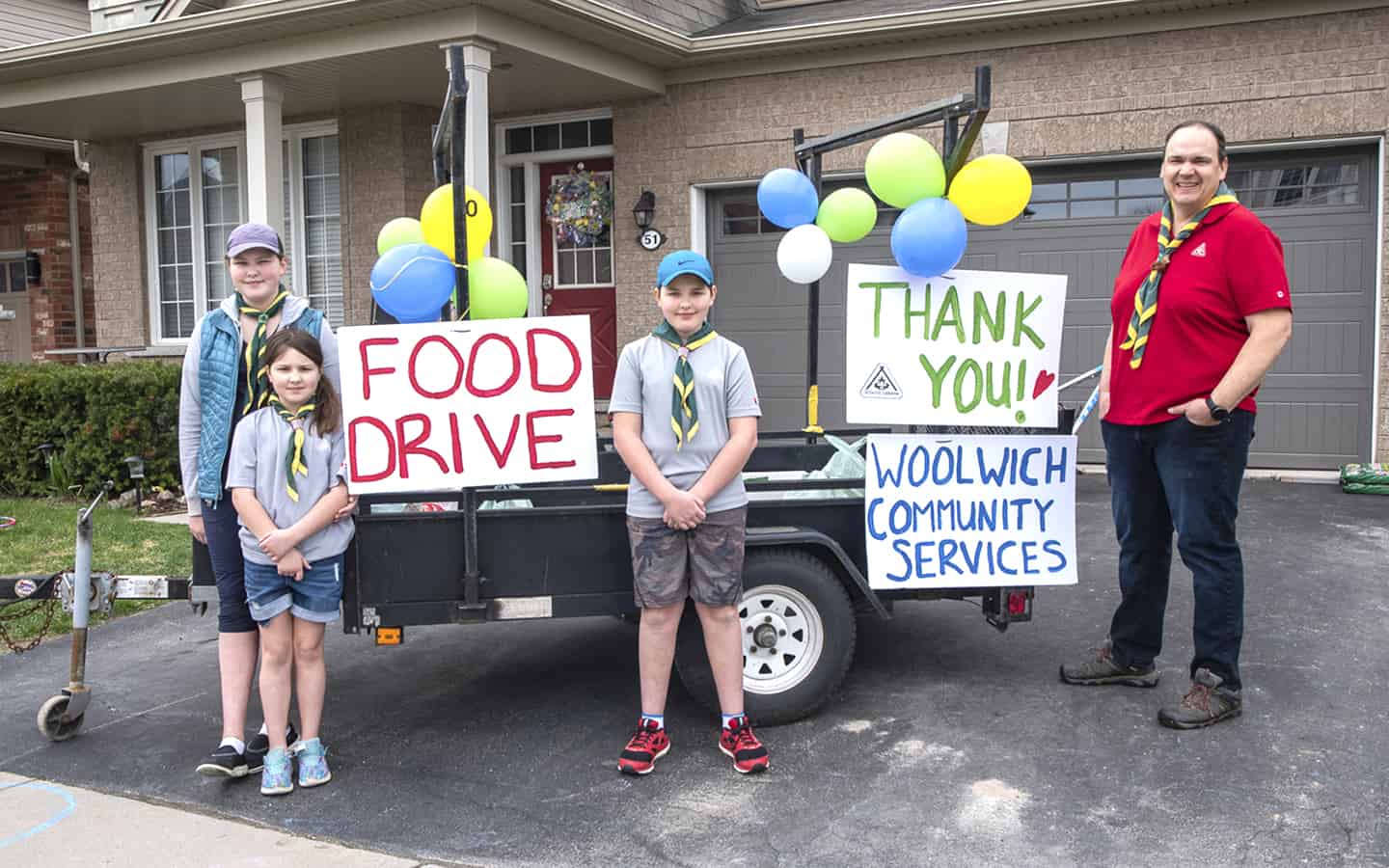 Cubs organize food drive
