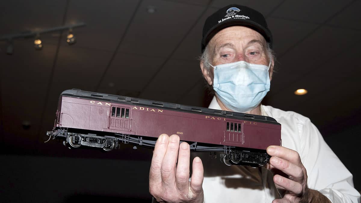 Model railroaders back on track