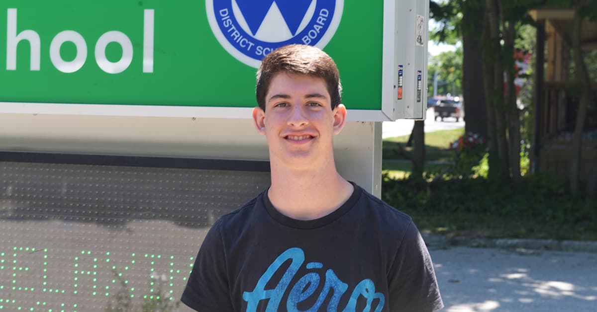 At first convocation since the pandemic, EDSS sends the class of ’22 out into the world