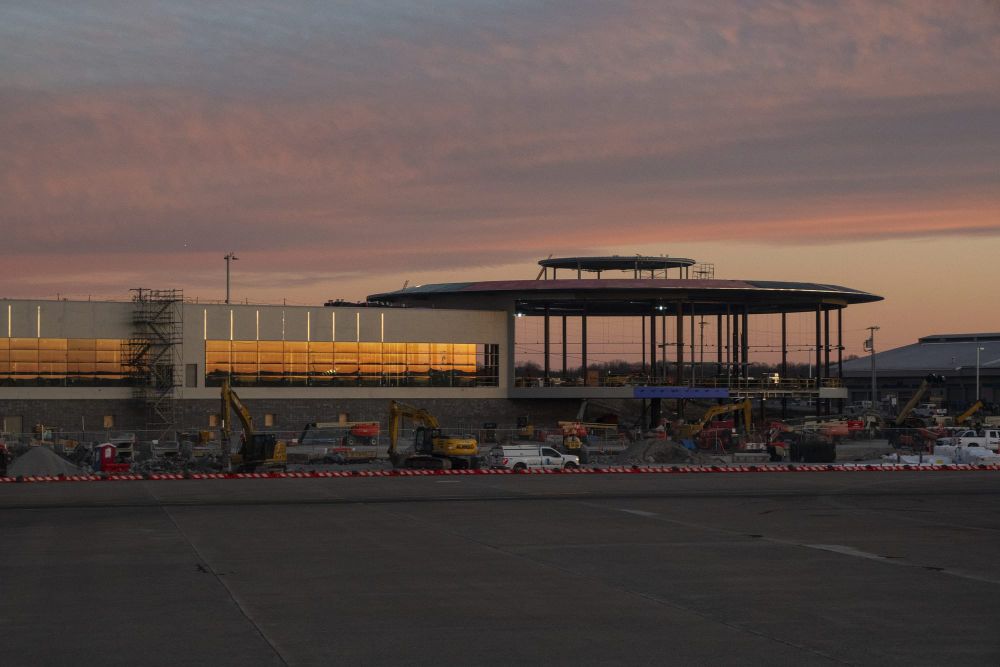 Dozens of Uber and Lyft drivers banned from Nashville airport after protest caravan