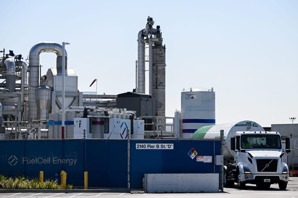 Hydrogen fuel isn’t so ‘clean,’ say opponents of California bill