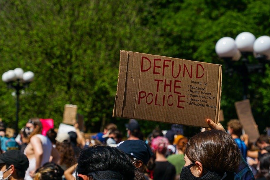 defund-the-police_t20_7yOP6Z.jpg