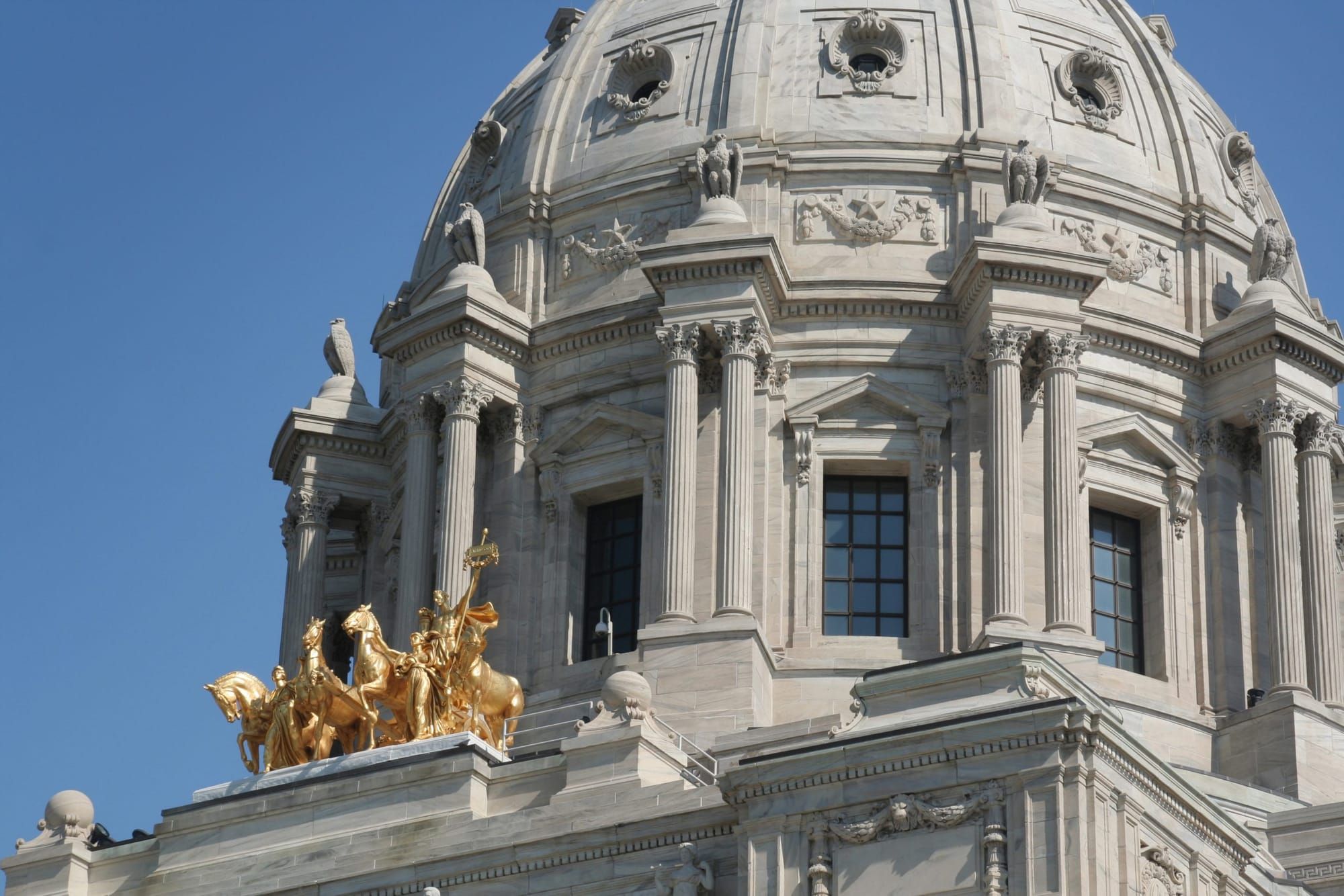 As frontline workers wait, Minnesota state legislature negotiations on ‘hero pay’ stall
