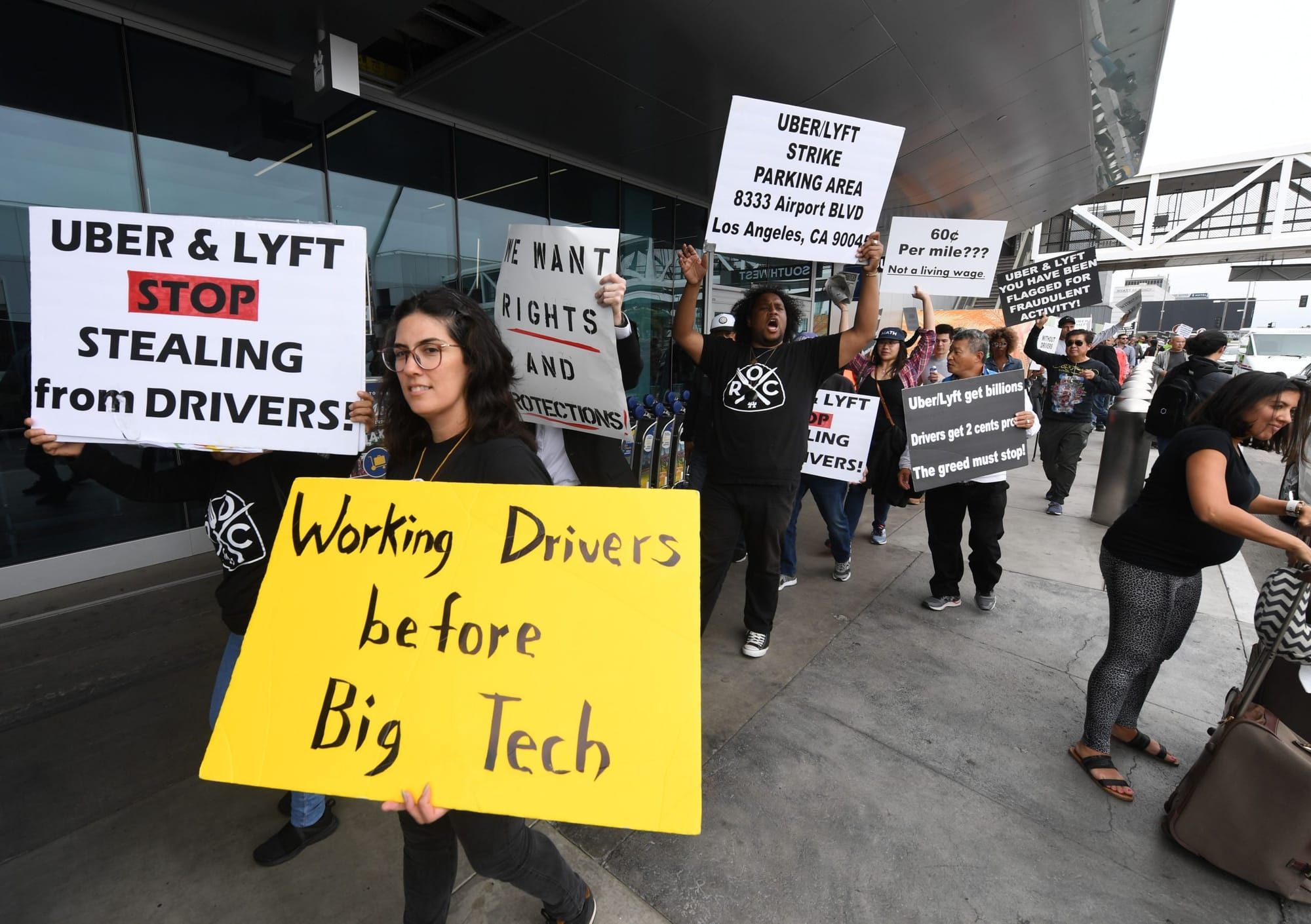 Massachusetts rideshare drivers say new bill undermines basic labor rights