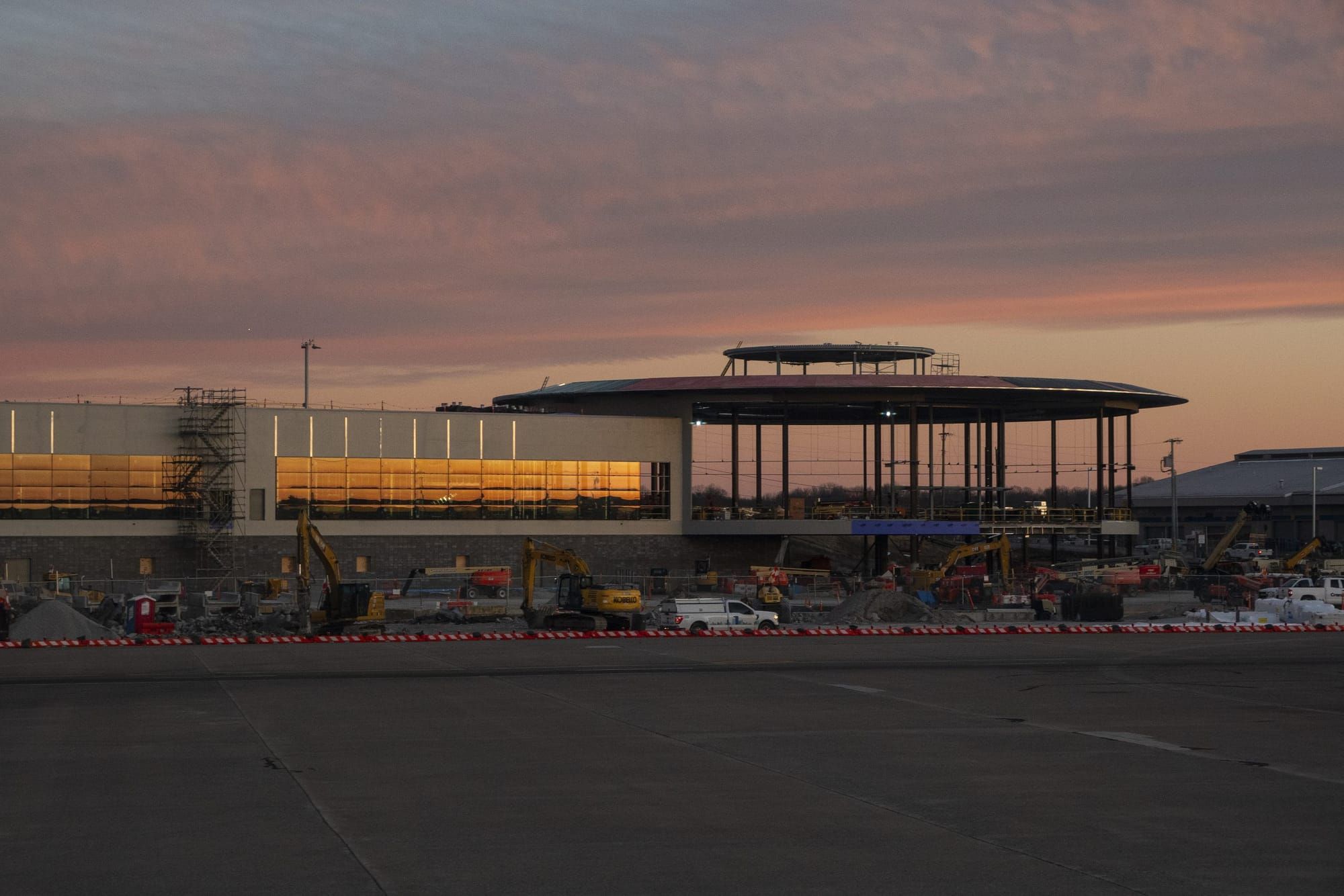 Dozens of Uber and Lyft drivers banned from Nashville airport after protest caravan