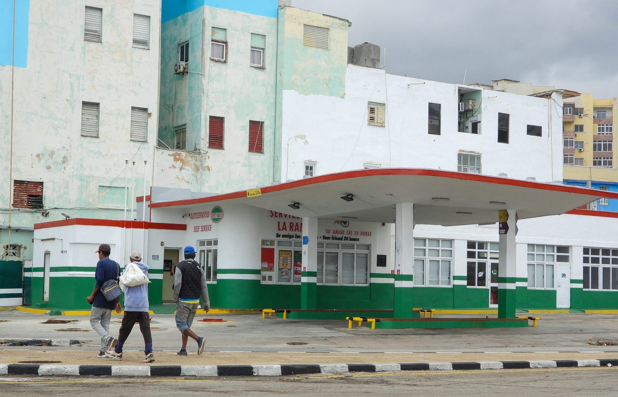 Fuel squeeze deepens blackouts and closures across Cuba