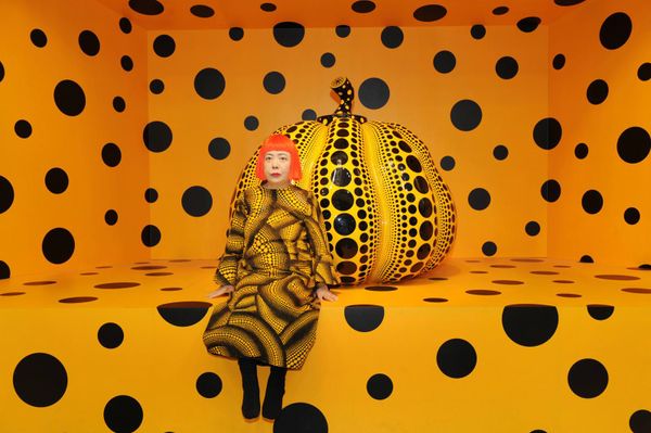 L'ossessione a puntini di Yayoi Kusama: una mostra a pochi giorni dalla sua morte