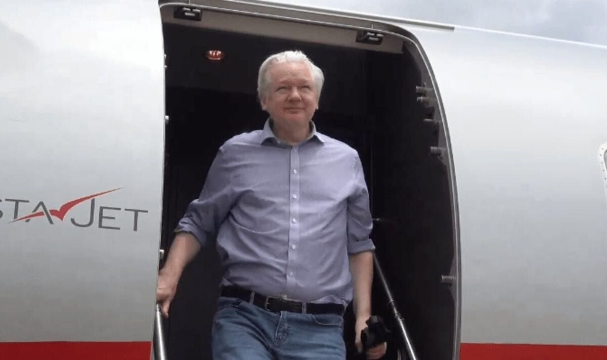 Julian Assange Exposes Government Non Compliance