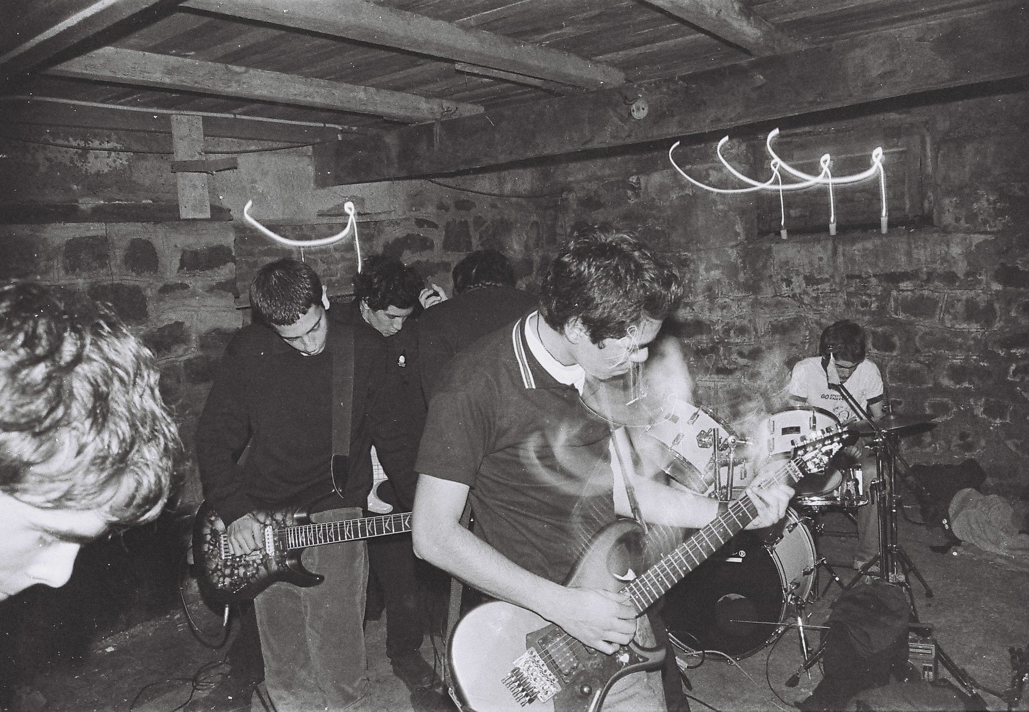 "Por amor, seguiremos": Whisper y Amoeba recuerdan a Lirios