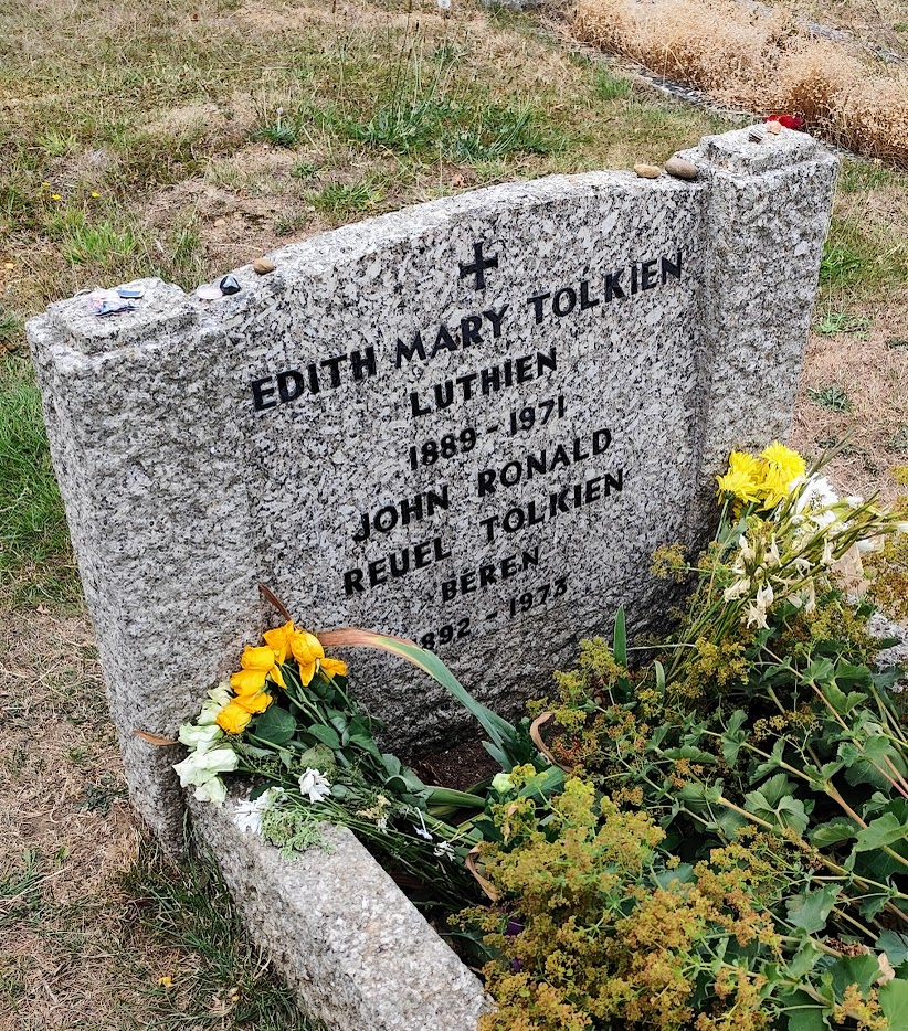 Tumba de JRR Tolkien y Edith Mary Tolkien en Wolvercote, Oxford