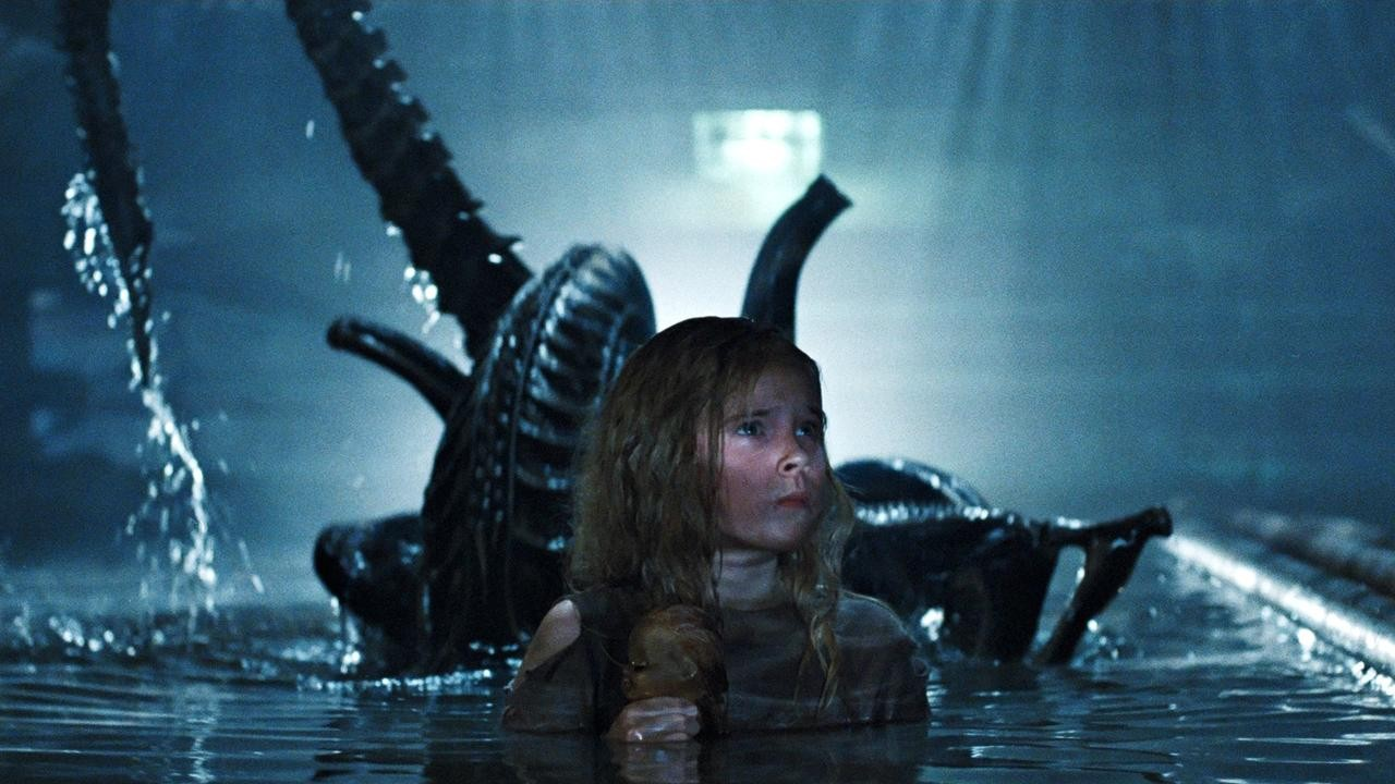 Aliens (1986) por James Cameron