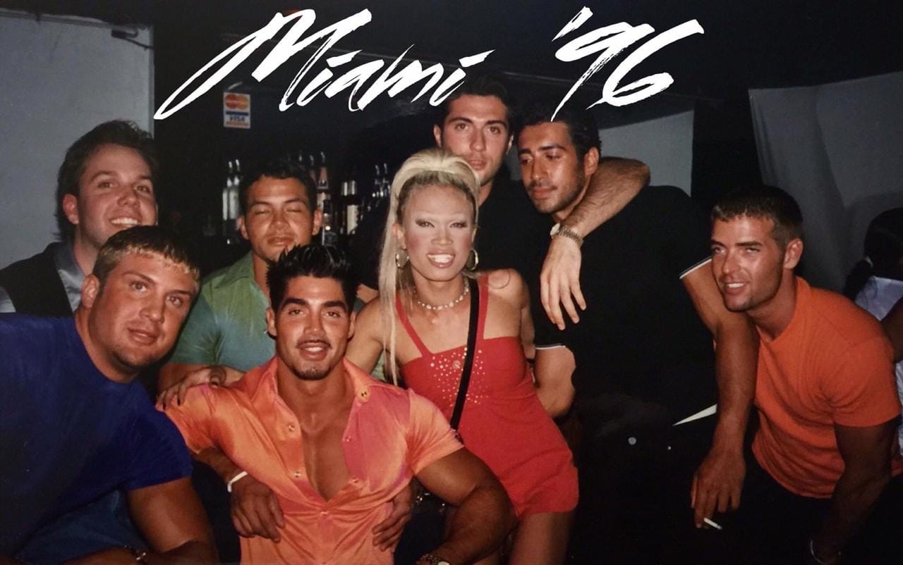 Una postal de Ricardo con amigos en Miami, circa año 1996