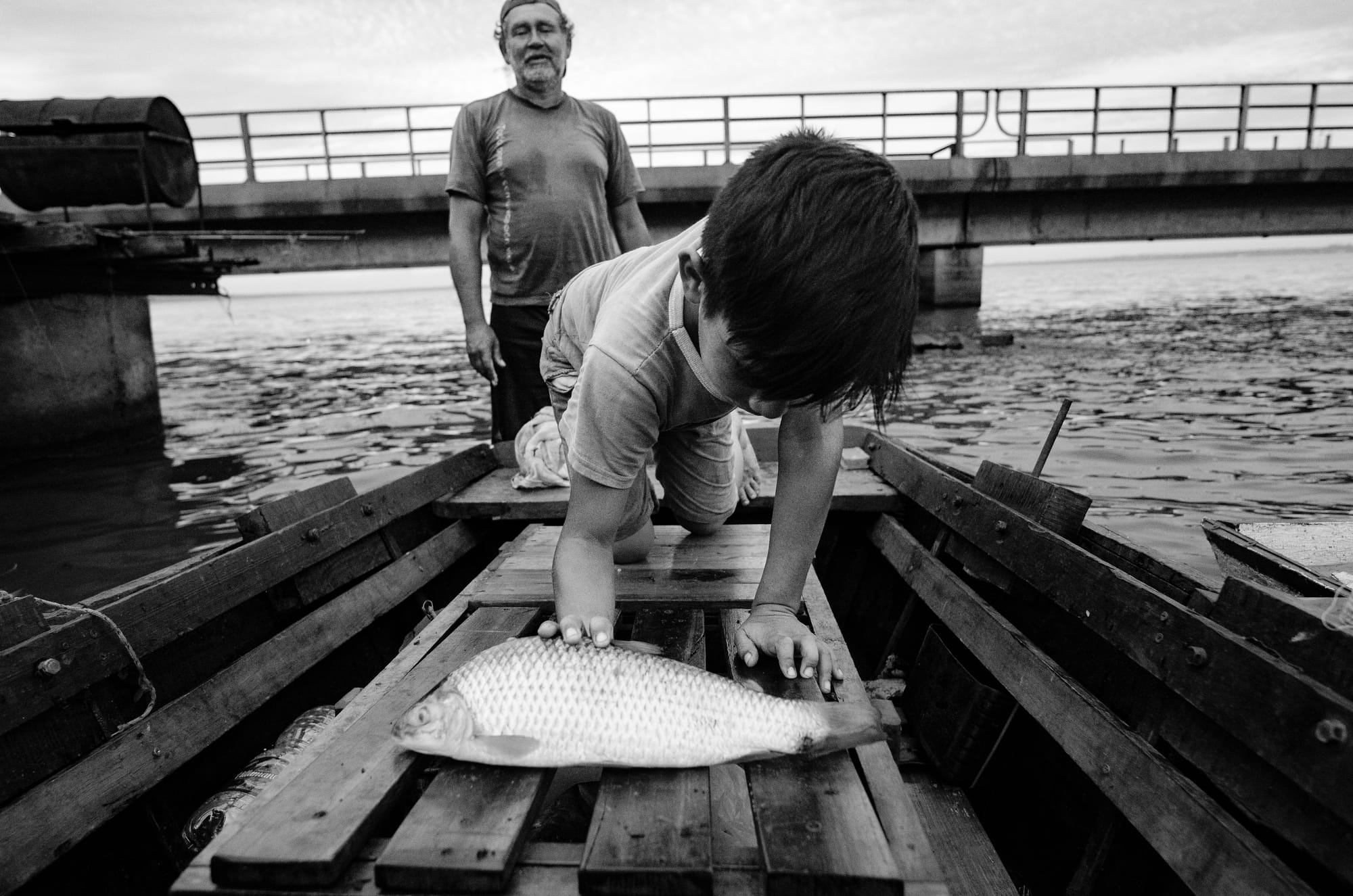 Muchas personas que vivían de la pesca perdieron oficios, arraigo e identidad | Foto: Marcos Otaño