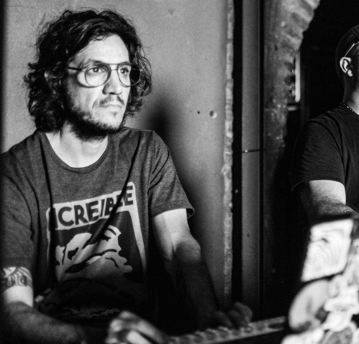 Leandro Roldán —frontman of Llanura Espiral and bassist in Indio Brujo