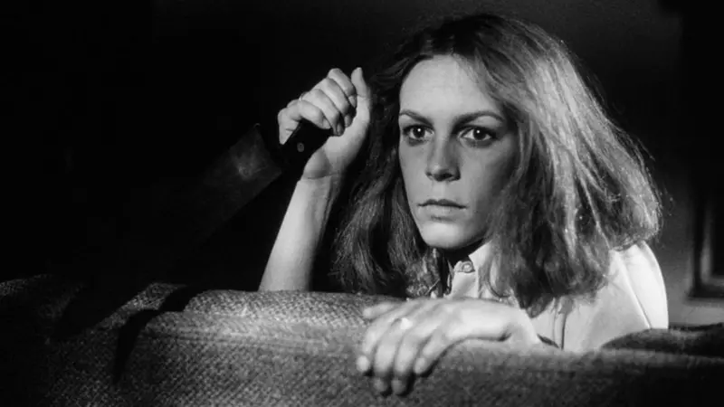 Jamie Lee Curtis en Halloween (1978) dirigida por John Carpenter.