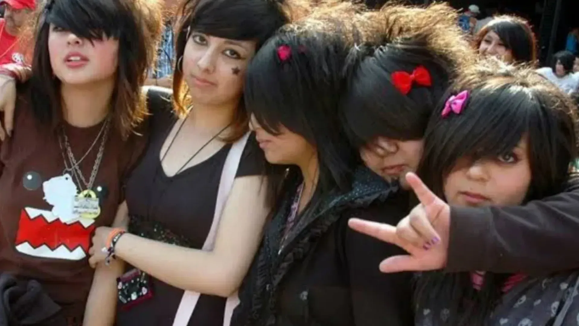 Global Fandoms: Shared Identity or Just an Algorithm?