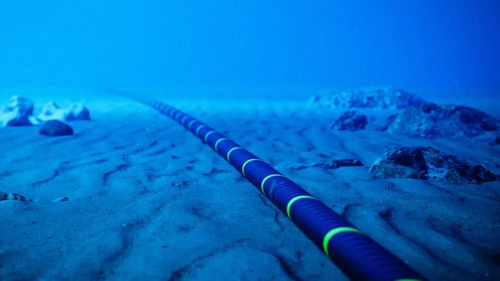 Quiénes controlan los cables submarinos de Las Toninas y tu acceso a internet