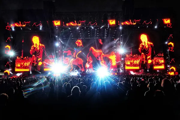 El apretado microdancing de Babasonicos en Creamfields