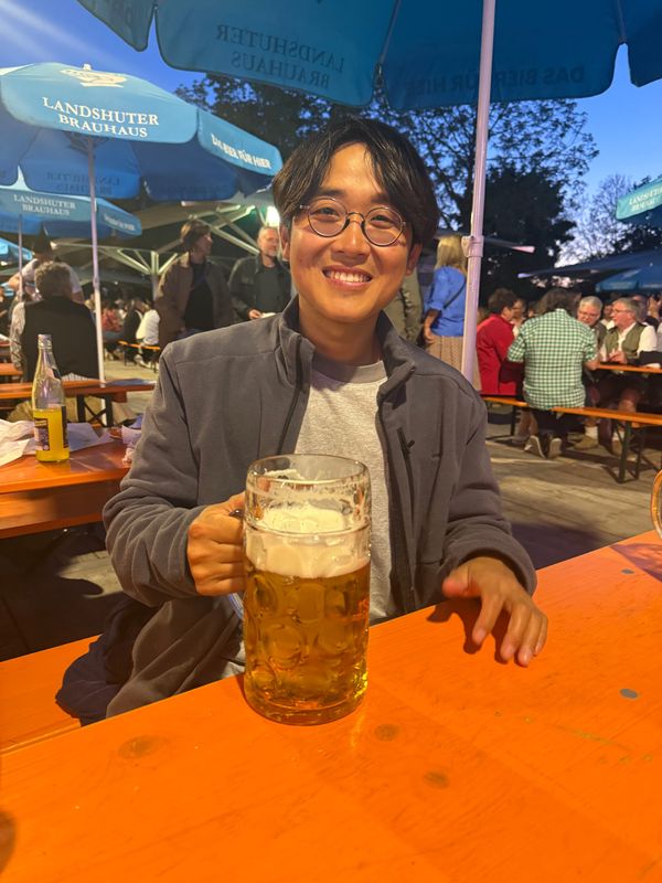 란츠후트(Landshut)의 옥토버페스트: 1L 맥주잔 뒤에 숨겨진 여행자의 피로