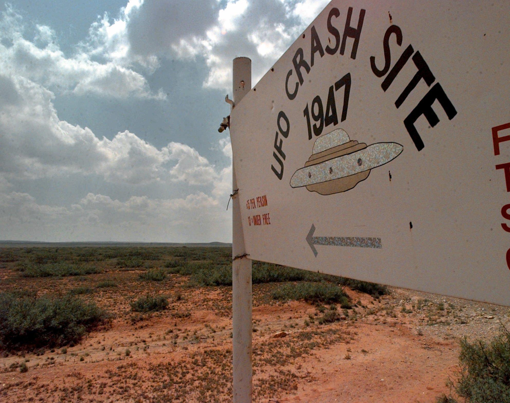 Roswell: The Flying Disc, the Balloon Program, and the Birth of the UFO Cover-Up