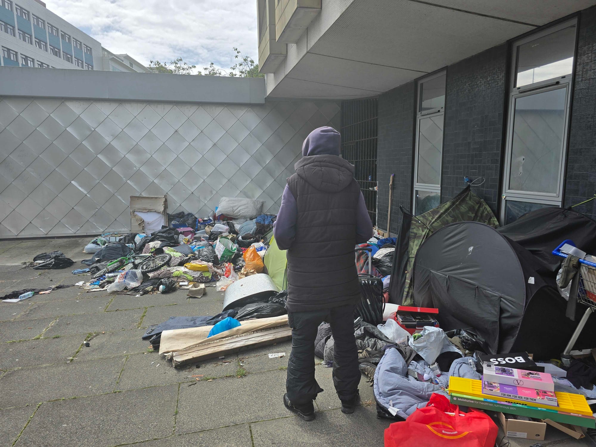 Gary, the king of the encampment
