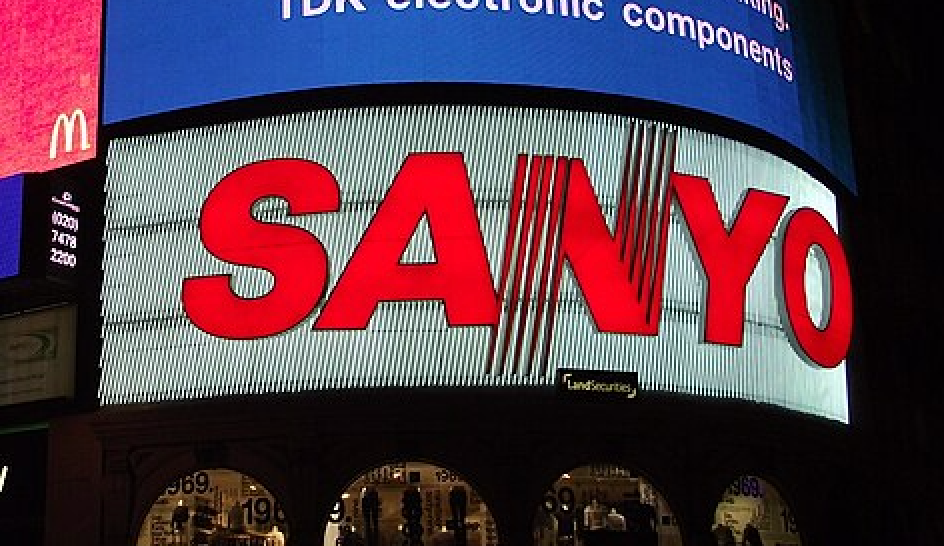 The glowing red-on-white Sanyo sign at Piccadilly Circus in 2011.