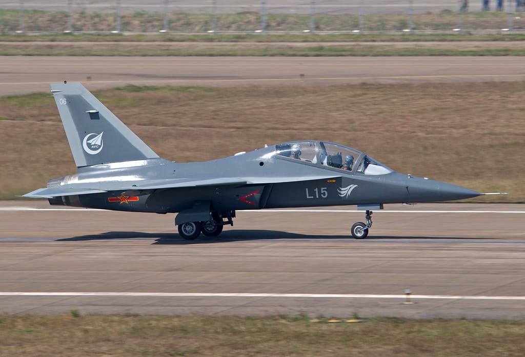 Hongdu JL-10 - Wikipedia